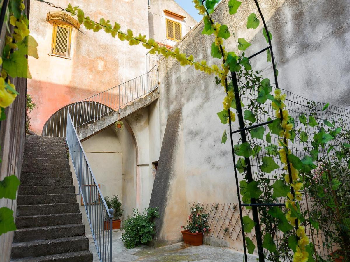 Al Vicolo Stretto Bed & Breakfast Santa Maria a Vico Luaran gambar
